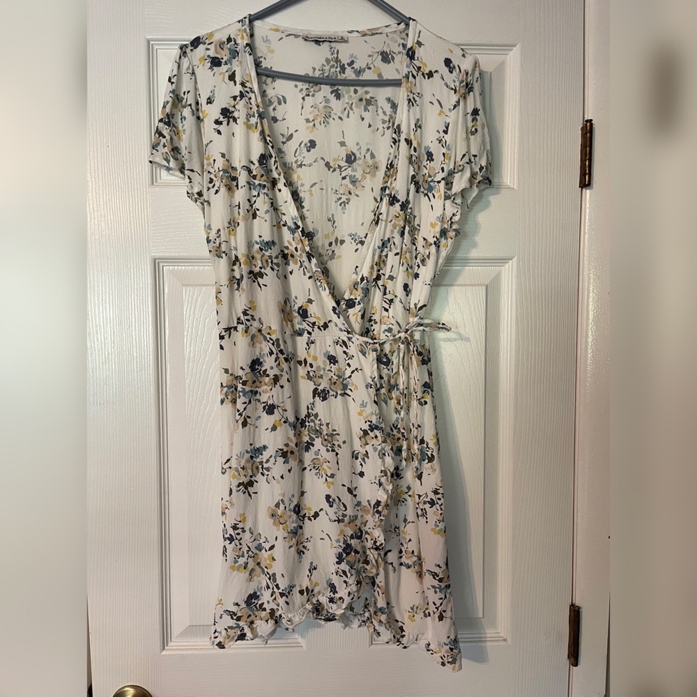 Abercrombie & Fitch Mini Wrap Floral Dress